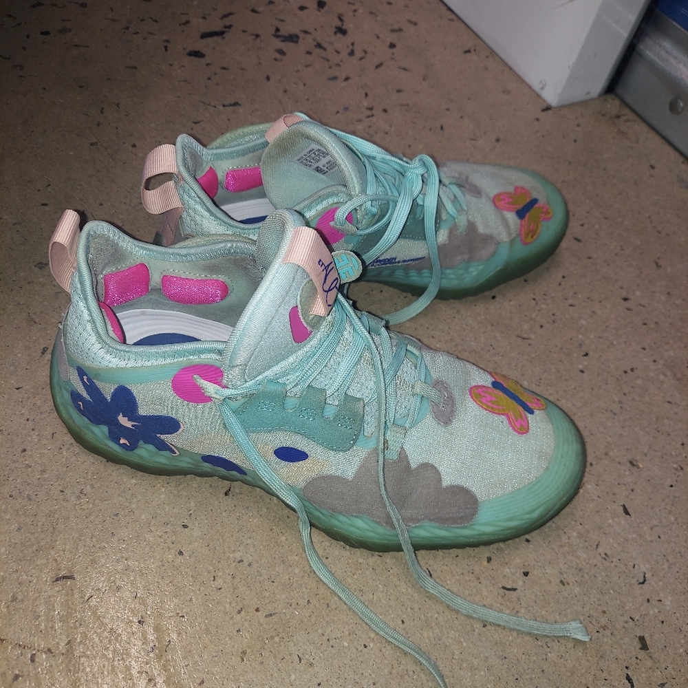 Mens size 9.5 adidas